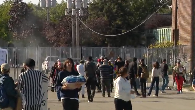 Federal Agents Disperse Protesters at Broadview ICE Facility During Operation Midway Blitz