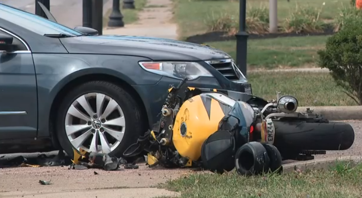 Motorcyclist Dies in Crash on Livingston Avenue at Rhoads Avenue in East Columbus