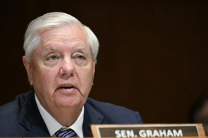 Lindsey Graham Dies at 71 After Sudden Illness, officials confirmed.