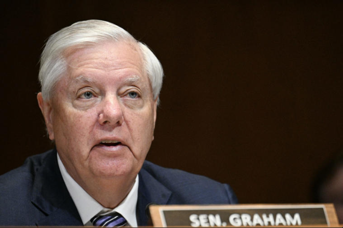 Lindsey Graham Dies at 71 After Sudden Illness, officials confirmed.
